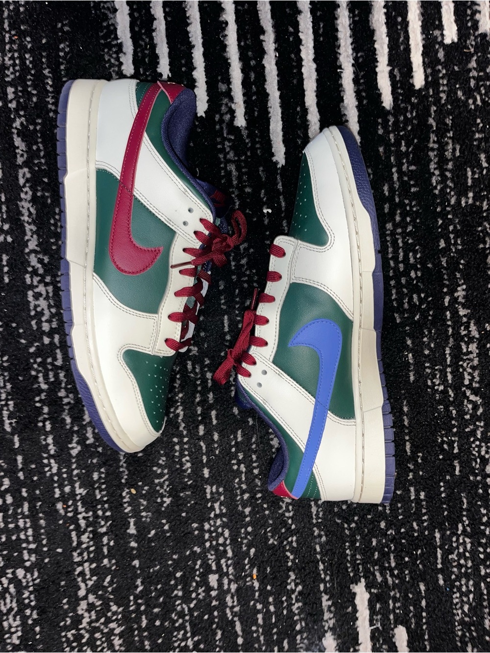 Nike dunk Low-Top Sneakers White Green Burgundy Blue Accents